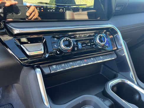 New 2026 GMC Sierra 2500 Denali w/ Denali Reserve Package image 32