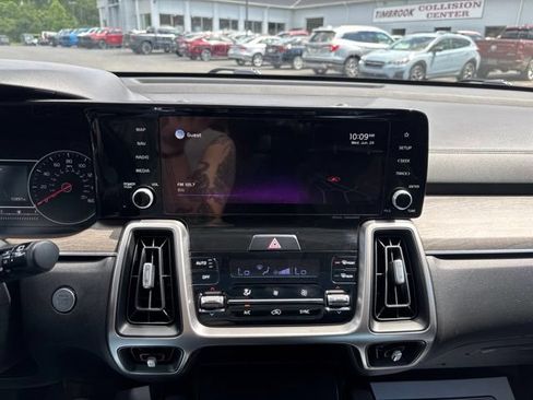 Used 2022 Kia Sorento S w/ Panoramic Sunroof Package AWD/4WD image 12