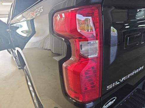 Certified 2024 Chevrolet Silverado 1500 LT AWD/4WD image 39