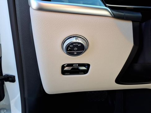 Certified 2026 Mercedes-Benz GLC 300 4MATIC image 17