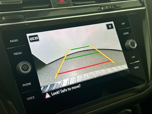 Certified 2023 Volkswagen Tiguan SE image 12