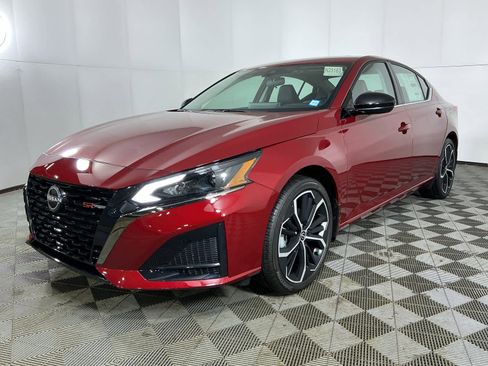 New 2025 Nissan Altima 2.5 SR w/ SR Premium Package image 3