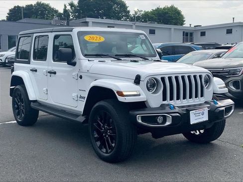 Used 2023 Jeep Wrangler Unlimited Sahara w/ Cold Weather Group AWD/4WD image 1