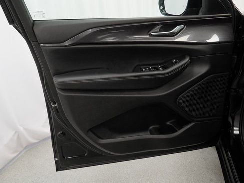 Certified 2023 Jeep Grand Cherokee Altitude image 35