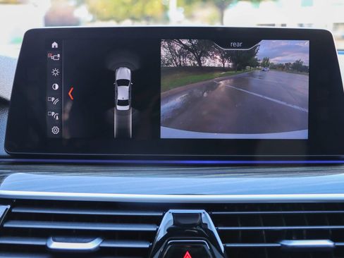 Used 2018 BMW 530e image 39