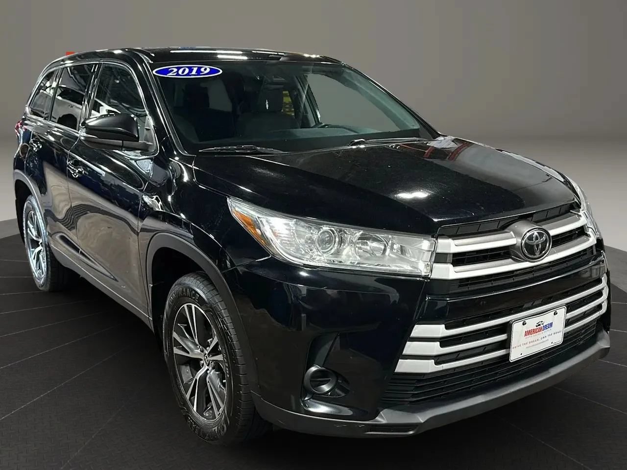 Used 2019 Toyota Highlander LE AWD/4WD image 7