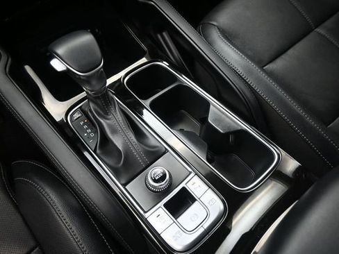 Used 2024 Kia Telluride SX w/ Towing Package FWD image 31