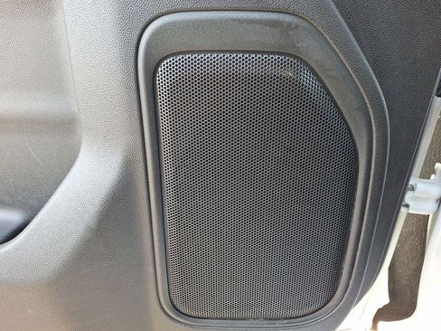 Used 2023 Chevrolet Silverado 1500 Custom image 23