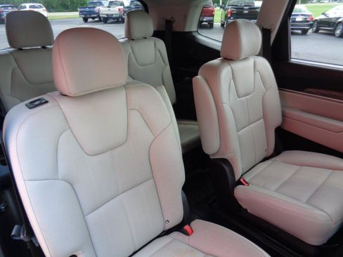 Used 2021 Kia Telluride EX w/ EX Premium Package AWD/4WD image 16