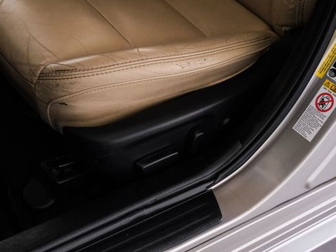 Used 2016 Toyota Avalon XLE Premium image 31