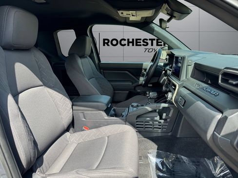 Certified 2025 Toyota Tacoma SR AWD/4WD image 17