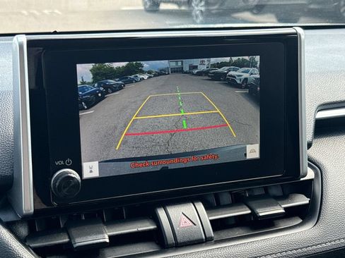 Used 2025 Toyota RAV4 XLE AWD/4WD image 23