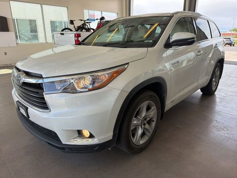 Used 2016 Toyota Highlander Limited Platinum AWD/4WD image 4