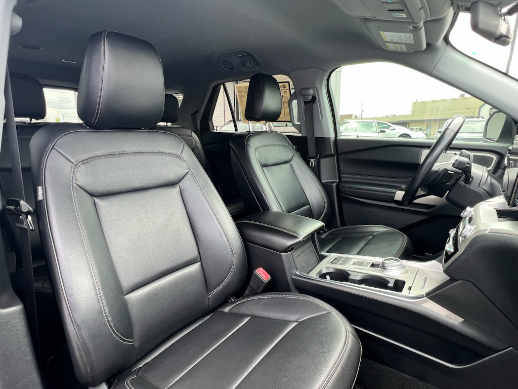 Used 2020 Ford Explorer XLT w/ Equipment Group 202A RWD image 44
