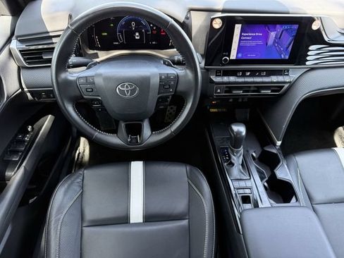Used 2025 Toyota Camry SE FWD image 12