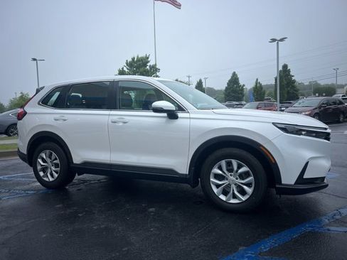 Used 2024 Honda CR-V LX image 3