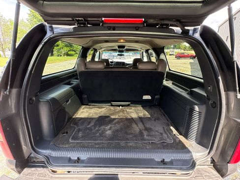 Used 2002 Chevrolet Suburban LT RWD image 17