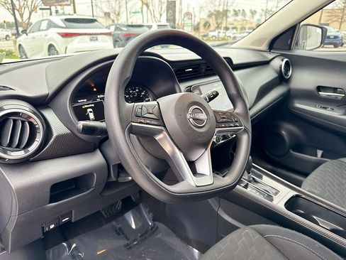 Used 2024 Nissan Kicks SV image 20