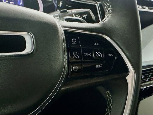 Used 2023 Jeep Grand Cherokee Overland w/ Luxury Tech Group IV image 26