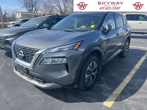 Used 2022 Nissan Rogue SV image 1