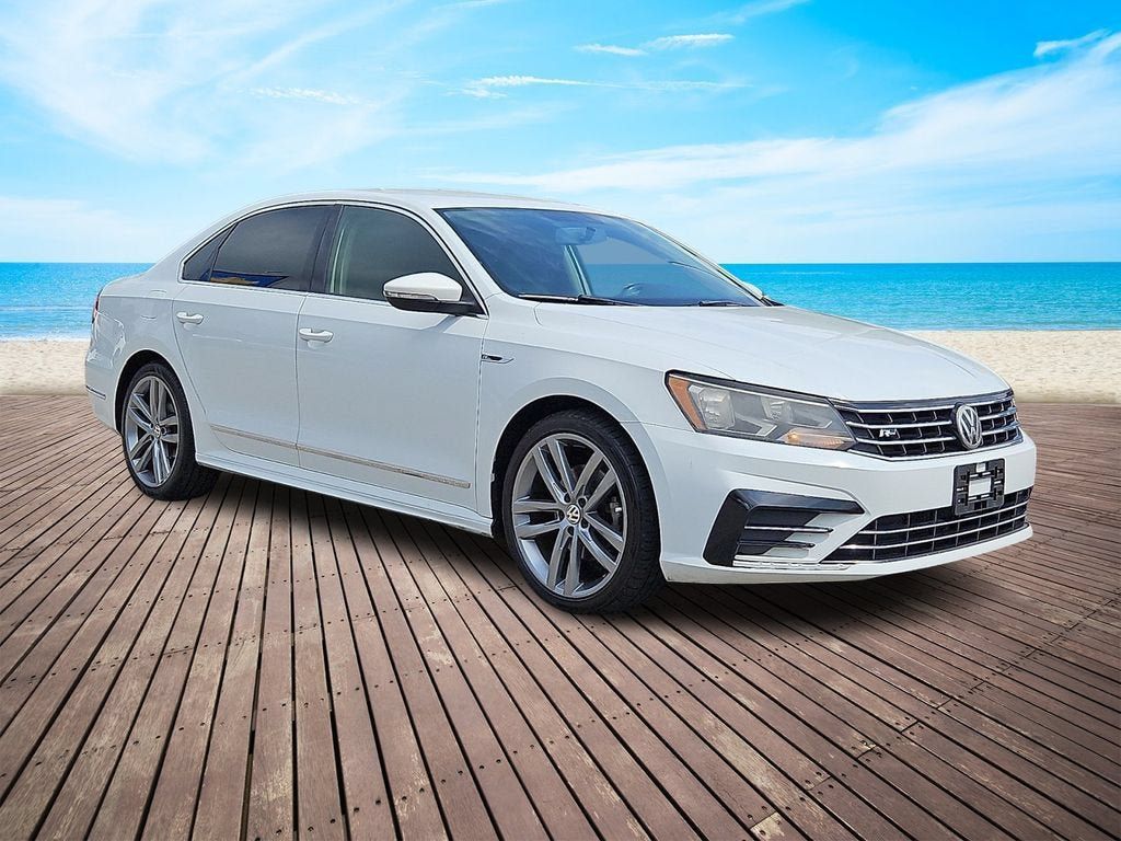 Used 2017 Volkswagen Passat 1.8T R-Line FWD image 3