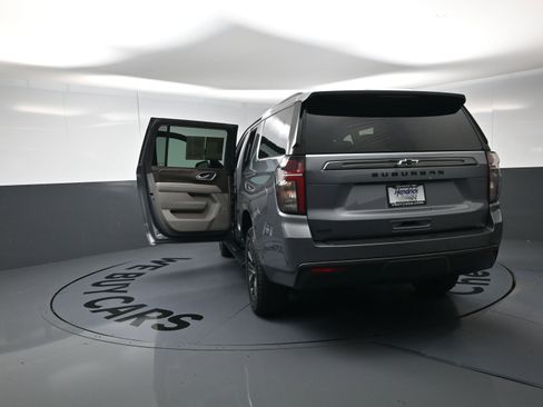 Used 2022 Chevrolet Suburban Z71 w/ Luxury Package AWD/4WD image 28
