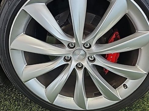 Used 2016 Tesla Model X P90D image 40