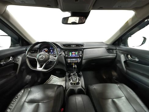 Used 2018 Nissan Rogue SL w/ Premium Package image 17