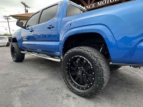 Used 2016 Toyota Tacoma SR5 w/ Towing Package image 3