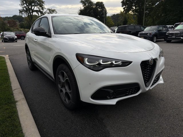 New 2026 Alfa Romeo Stelvio Sprint w/ Convenience Package AWD/4WD image 2