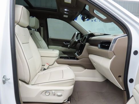 Used 2025 GMC Yukon Denali image 34