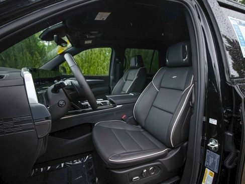 Used 2026 Cadillac Escalade Sport w/ LPO, ONYX Package AWD/4WD image 16