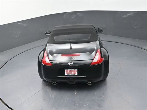 Used 2010 Nissan 370Z Touring image 20