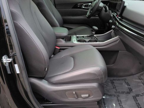 Used 2025 Kia Carnival SX Prestige FWD image 24