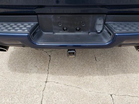 Used 2022 RAM 1500 Big Horn AWD/4WD image 10