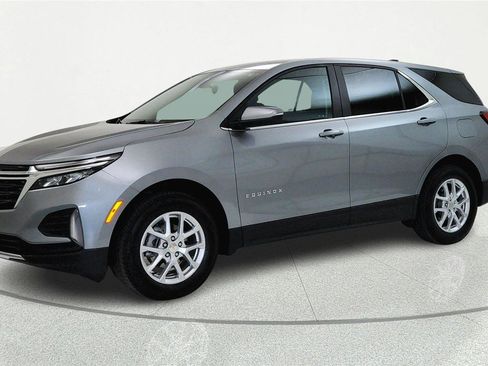 Used 2024 Chevrolet Equinox LT AWD/4WD image 2