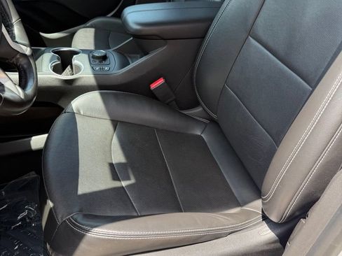 Used 2022 GMC Terrain SLT FWD image 18