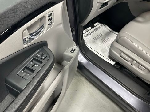 Used 2022 Honda Pilot Touring image 9