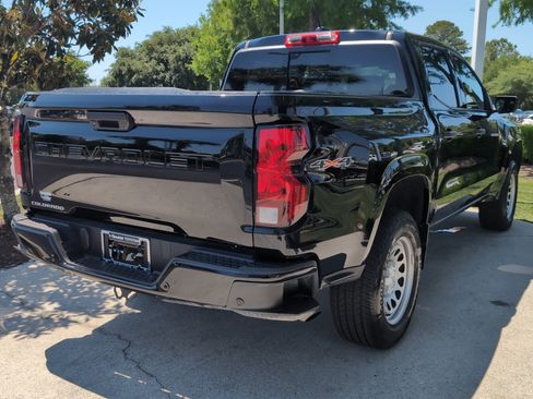 Used 2025 Chevrolet Colorado W/T AWD/4WD image 10