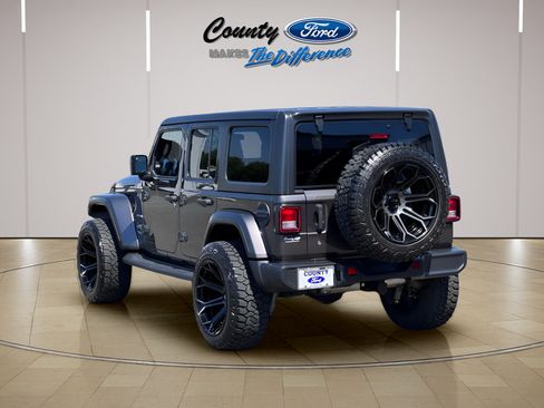 Used 2020 Jeep Wrangler Unlimited Sahara AWD/4WD image 23