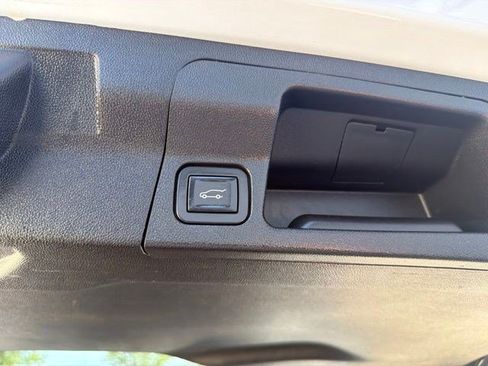 Used 2019 GMC Acadia SLT FWD image 17