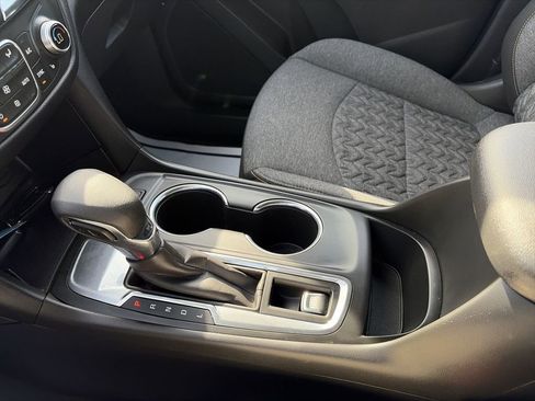 Used 2023 Chevrolet Equinox LT image 20