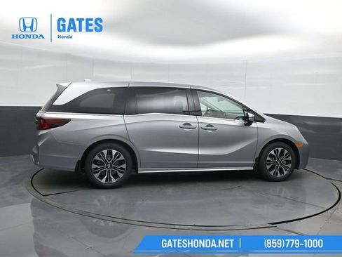 New 2026 Honda Odyssey Elite image 3