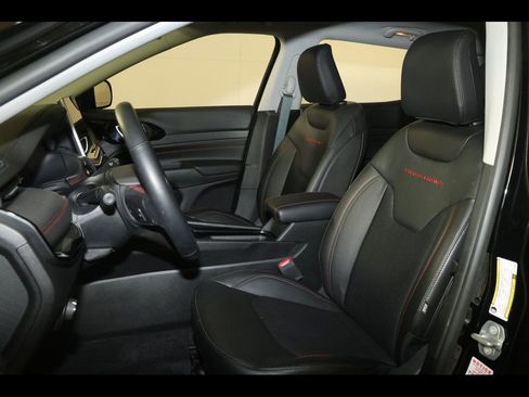 Used 2022 Jeep Compass Trailhawk w/ Trailhawk Convenience Group image 21