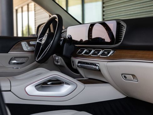 Used 2024 Mercedes-Benz GLE 350 4MATIC image 43