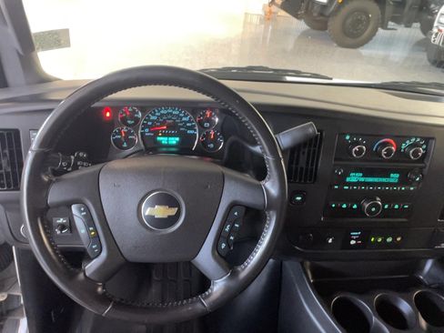 Used 2022 Chevrolet Express 3500 w/ Power Convenience Package RWD image 11