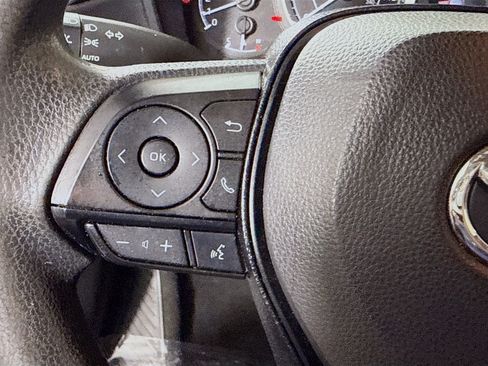 Used 2021 Toyota Corolla LE FWD image 14