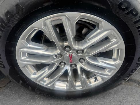 Used 2022 GMC Yukon SLT w/ SLT Luxury Package AWD/4WD image 5