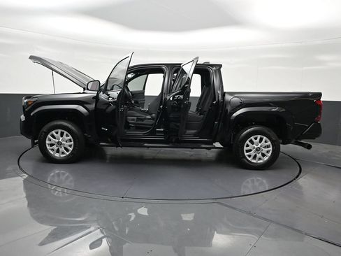 Used 2025 Toyota Tacoma SR5 RWD image 34