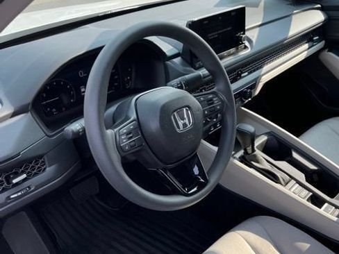 Used 2025 Honda Accord SE image 6